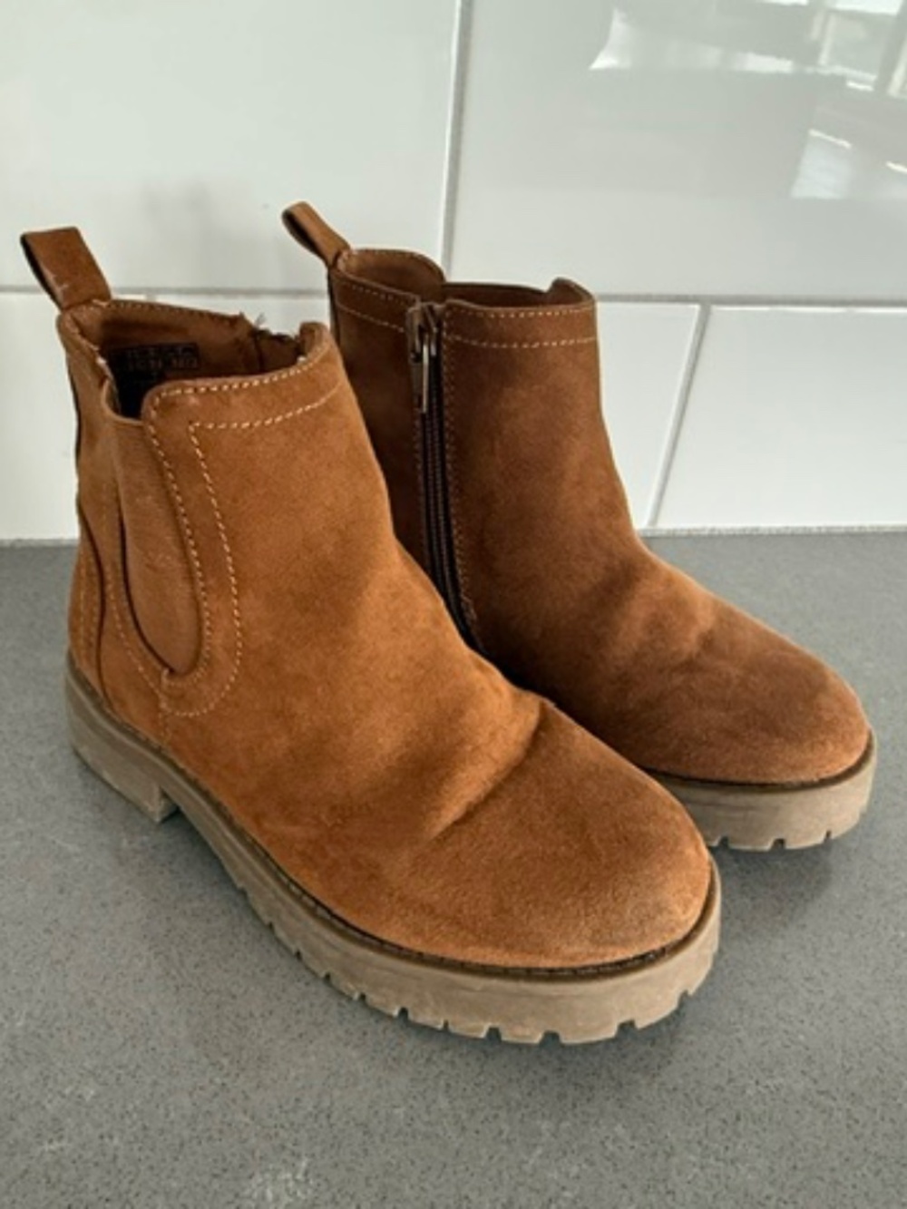 Little Girl Gap Brown Chelsea Suede Boots Size 11  EUC